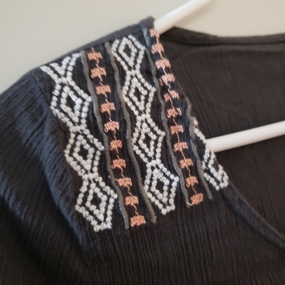 Hollister Size L Navy 3/4 Bell Sleeve Embroidered Cropped Blouse - Picture 4 of 10